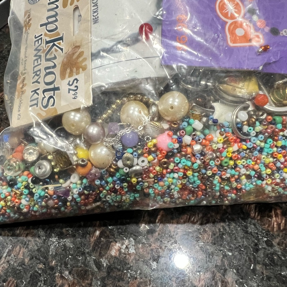 5 lbs of crafting jewelry 🎈Price is firm🎈
